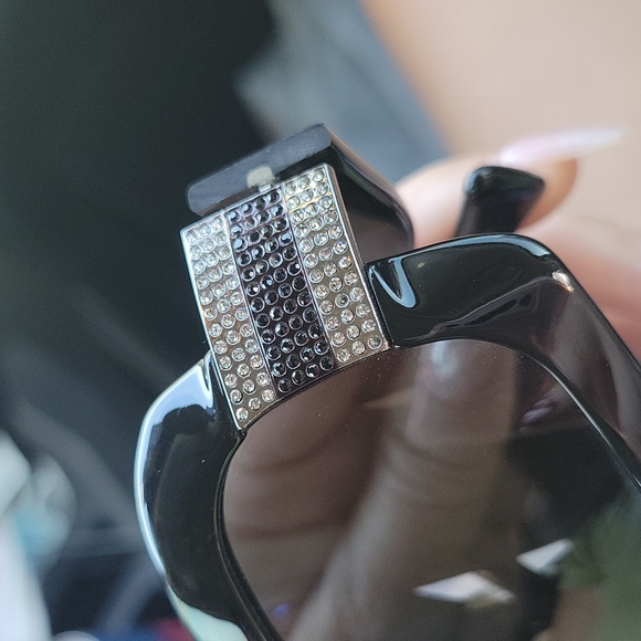 Gucci sunglasses 👓 - Picture 7 of 10